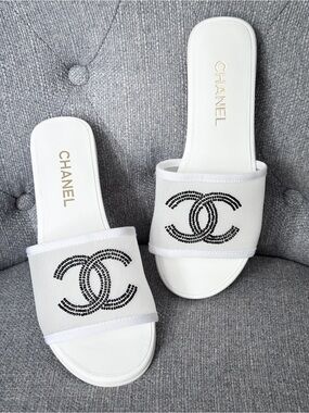 NEW BLAZY CHANEL WHITE MESH BLACK BEADS CC Logo FLIP FLOP Slides Sandals 38.5